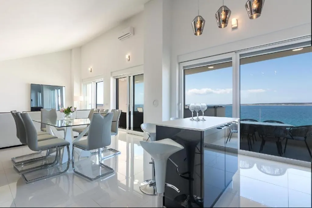 Luxury Mandre Penthouse Apartment 0*,